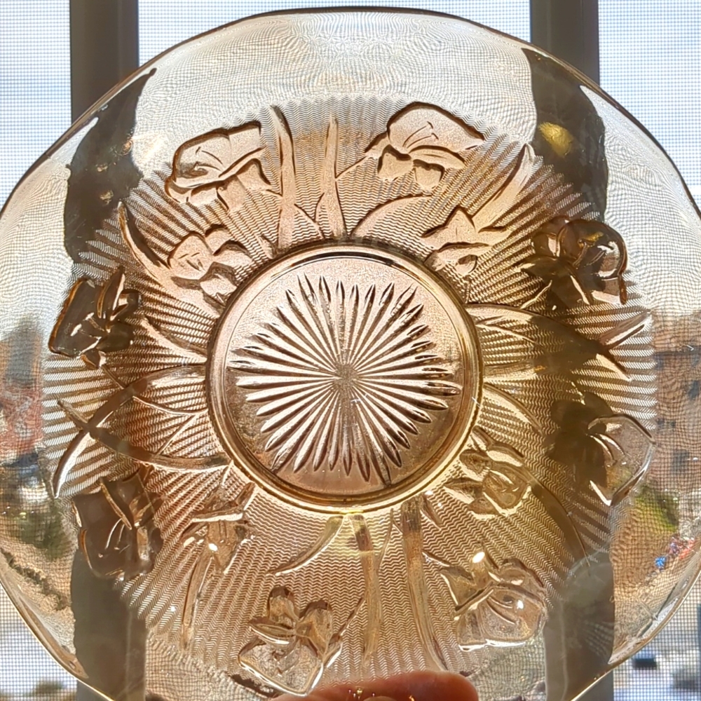 JEANETTE GLASS IRIS AND HERRINGBONE MARIGOLD RUFFLED EDGE AMBER SERVING BOWL